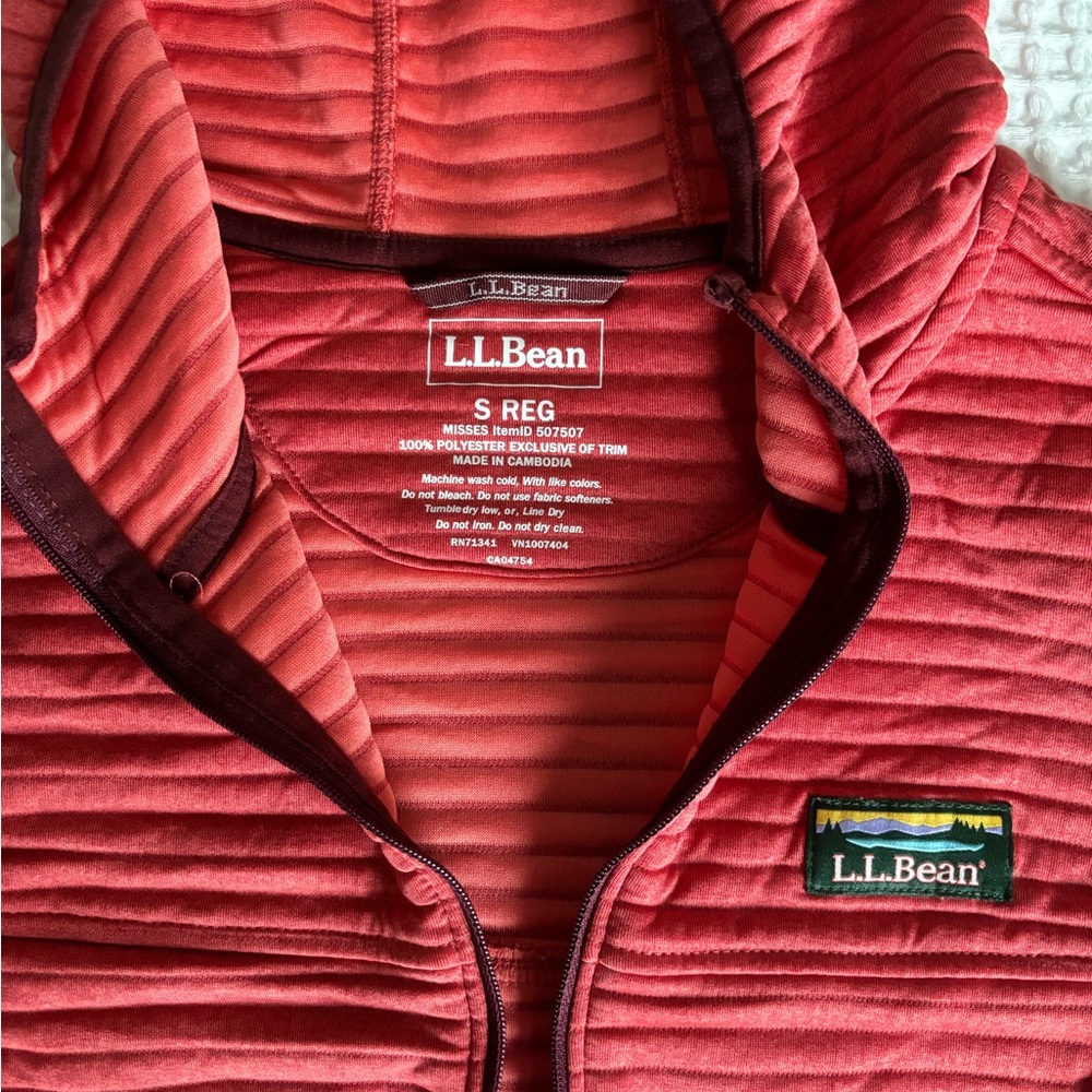 L.L Bean Women’s light weight hooded jacket
